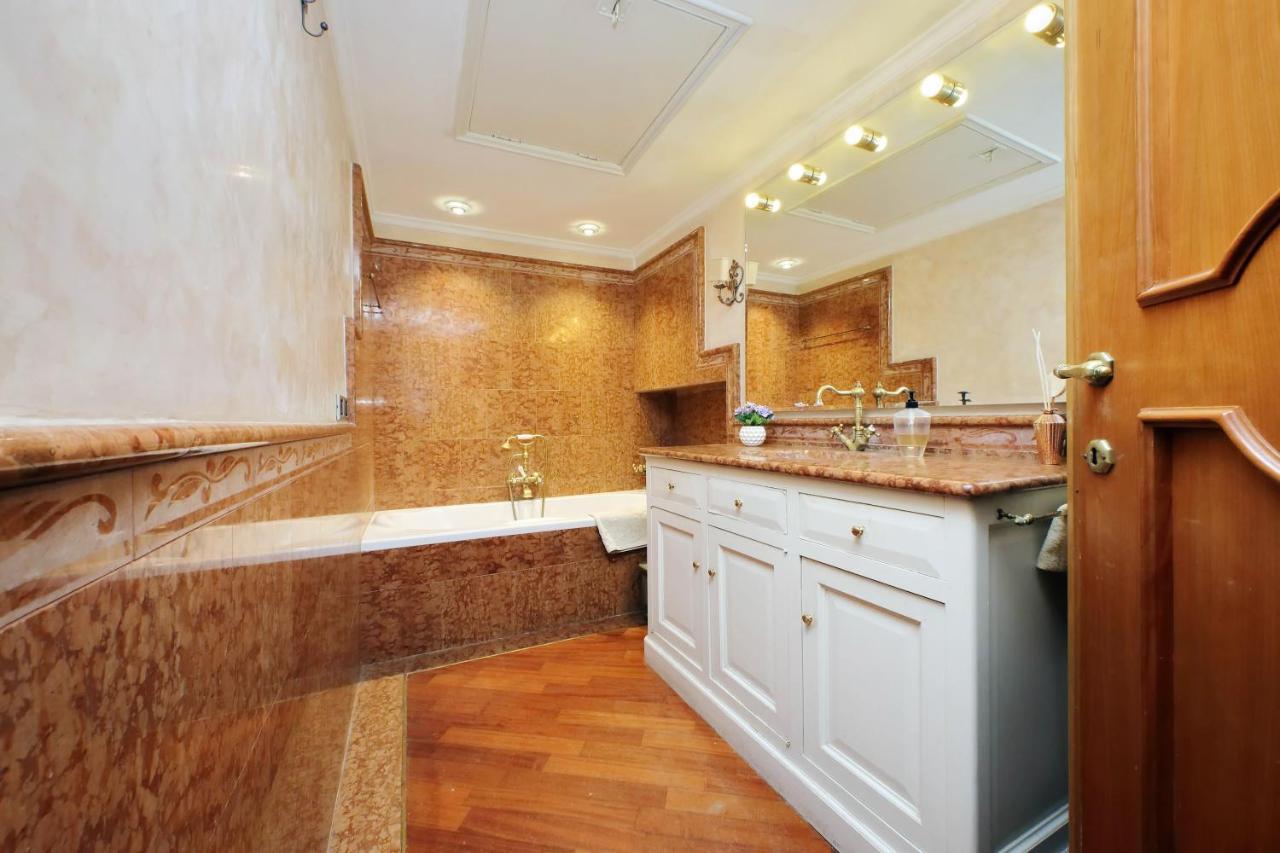 4Bnb - Luxury Trevi Apartment W Terrace Rome Buitenkant foto
