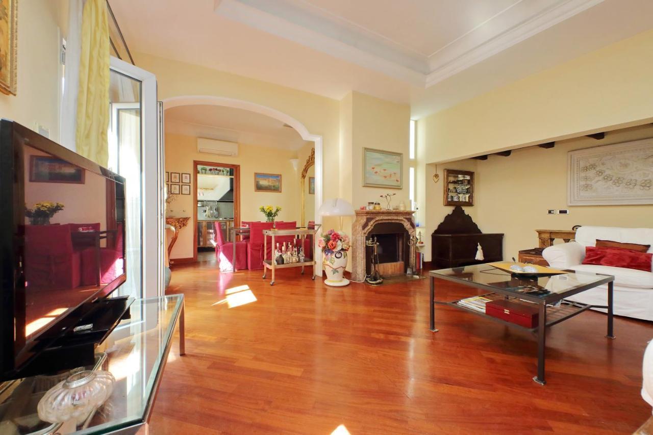 4Bnb - Luxury Trevi Apartment W Terrace Rome Buitenkant foto