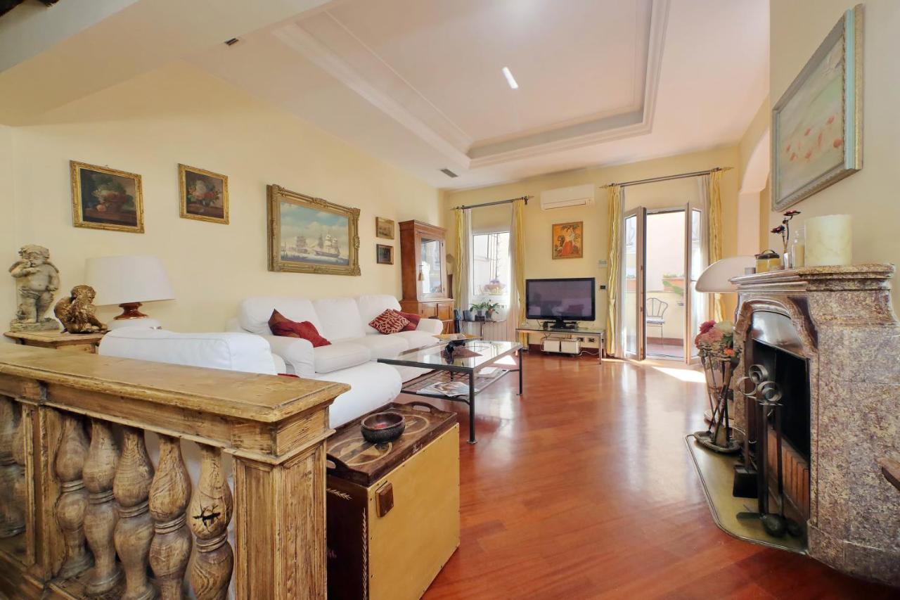 4Bnb - Luxury Trevi Apartment W Terrace Rome Buitenkant foto